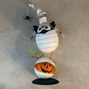 Pier One Halloween Decoration